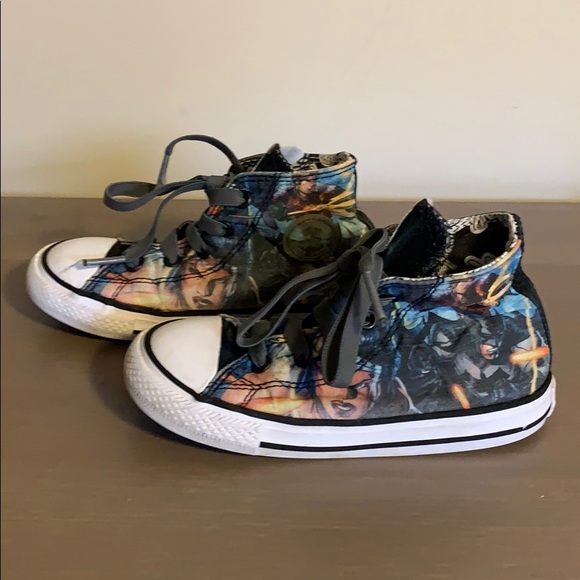 Converse x DC Comics Justice League High Top Sneakers - Boy’s Size 9 - Picture 9 of 15